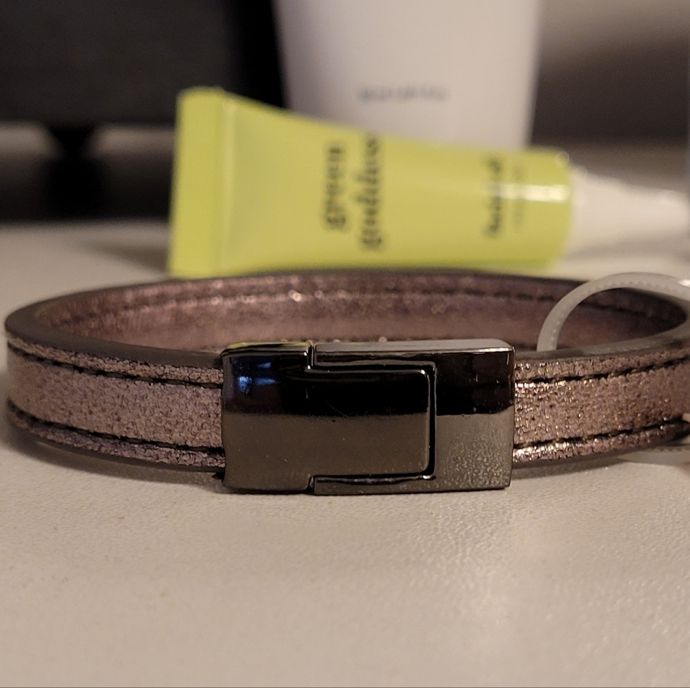 Magnetic Clasp Bracelet BCBGeneration Grey New